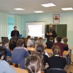 Как не попасть в секту: беседа священнослужителей Новогрудской епархии со школьниками
