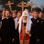 В сотую годовщину расстрела Царской семьи Святейший Патриарх Кирилл совершил Божественную Литургию и возглавил крестный ход