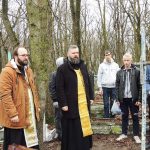 Молодежь Гомельской епархии приняла участие в акции по уходу за старинными захоронениями