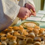 Какой хлеб используют на богослужениях?