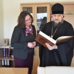 В дар Национальной библиотеке Беларуси передан первый том издания Геннадиевской Библии